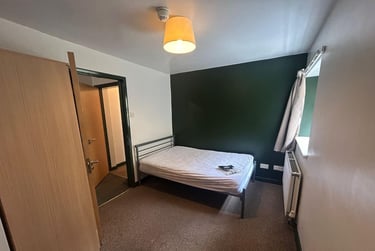 3 bed flat, Hill Park Crescent, Flat 1, Greenbank, Plymouth, PL48JP - Image 4